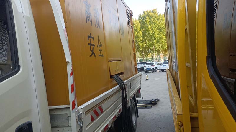 城中如何判断柴油发电机组和UPS电源的切换时间是否符合要求？