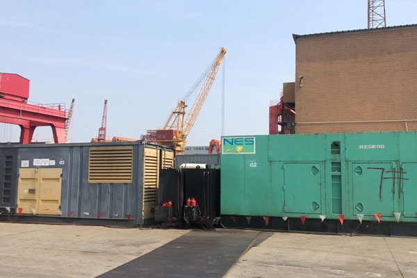 城中发电机出租空气滤清器的清洁频率是多少？