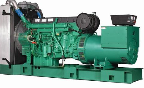 城中发电机除垢后需要用清水冲洗水冷式机油散热器几次？